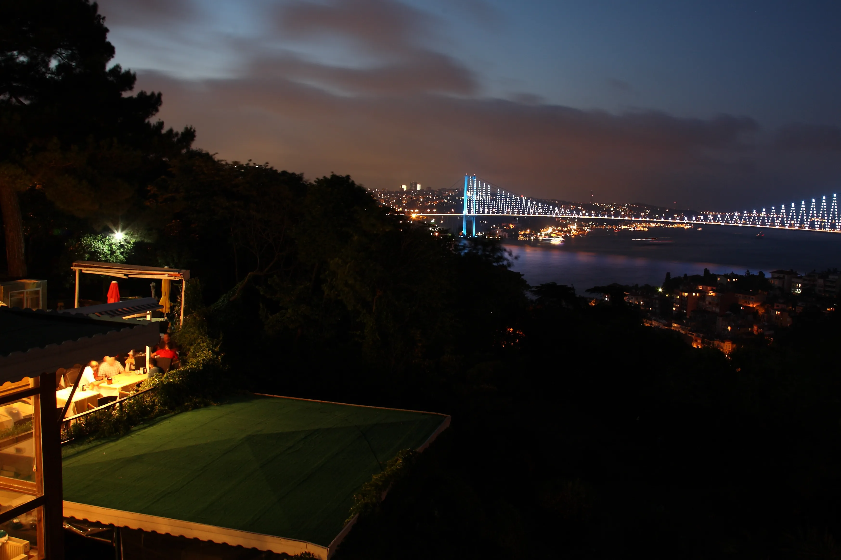 Üsküdar'da Boğaz Manzaralı Şirket Yemeği ve Toplantı Mekânı | Dilruba İstanbul